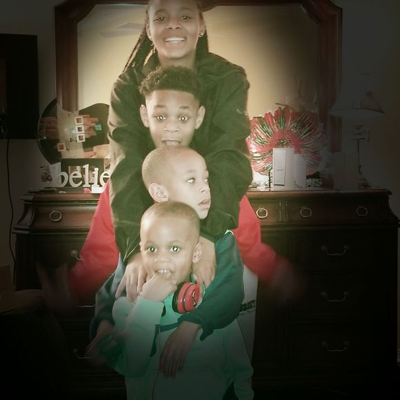 Meet your Posher, Jessica - Picture 1 of 1